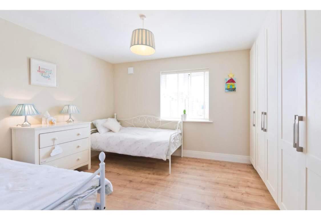 Modern Homestay 15 Minutes To Dublin Airport Ballyboughal Exterior photo