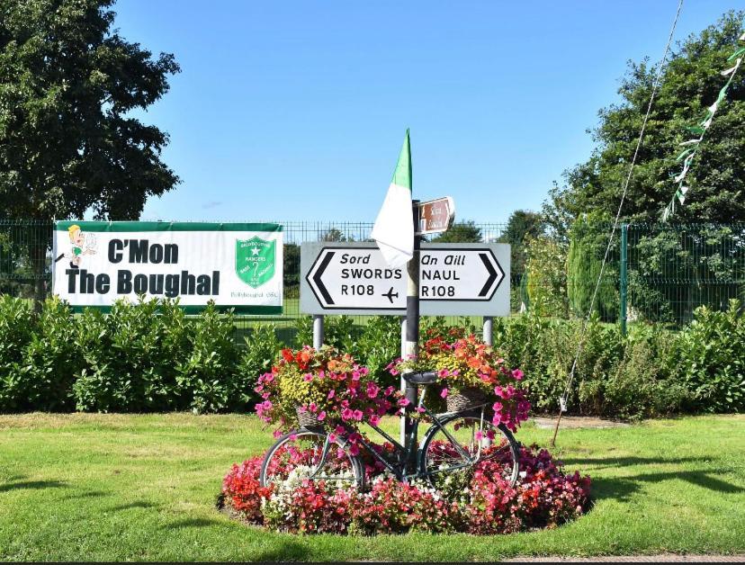 Modern Homestay 15 Minutes To Dublin Airport Ballyboughal Exterior photo